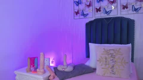 Snapshot of samara_warren chatting on 8, 1, 2026 Samara Warren online show from 8, 1, 2026