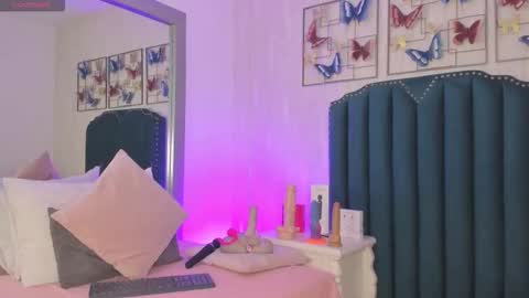 Snapshot of samara_warren chatting on 12, 2, 2026 Samara Warren online show from 12, 2, 2026