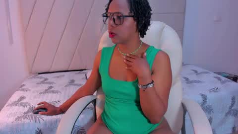 Snapshot of samaraa_smith1 chatting on 18, 4, 2026 samaraa_smith1 online show from 18, 4, 2026