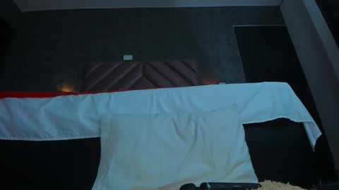 Sara  online show from 2, 11, 2025