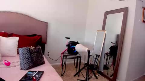 Yaya online show from 30, 10, 2025