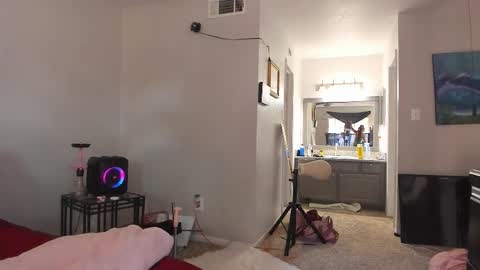 Yaya online show from 12, 11, 2025