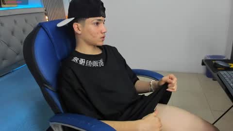 Snapshot of samblack_ chatting on 9, 4, 2026 Sam online show from 9, 4, 2026