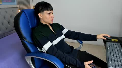 Snapshot of samblack_ chatting on 16, 4, 2026 Sam online show from 16, 4, 2026