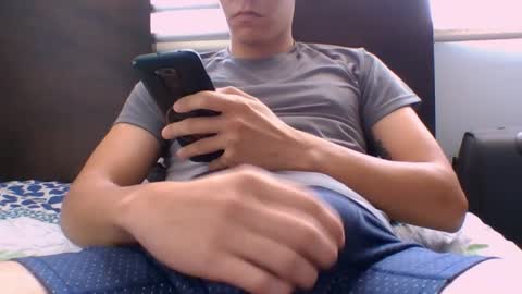 Snapshot of samblaze_21 chatting on 1, 4, 2026 samblade online show from 1, 4, 2026