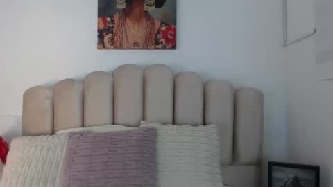 Snapshot of samgomez_ chatting on 6, 11, 2025 Samantha online show from 6, 11, 2025