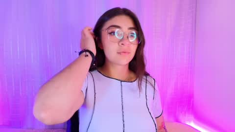 Snapshot of samii_evans chatting on 5, 2, 2025 samii evans online show from 5, 2, 2025