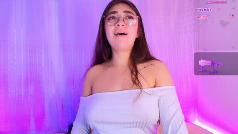 Snapshot of samii_evans chatting on 8, 2, 2025 samii evans online show from 8, 2, 2025