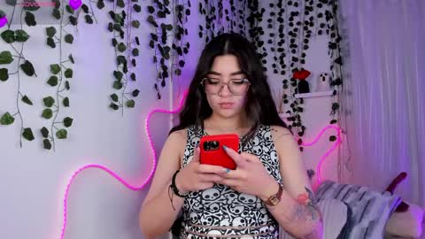 Snapshot of samii_evans chatting on 12, 4, 2026 samii evans online show from 12, 4, 2026