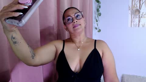 Snapshot of samira_lennox chatting on 7, 4, 2026 SAMIRA online show from 7, 4, 2026