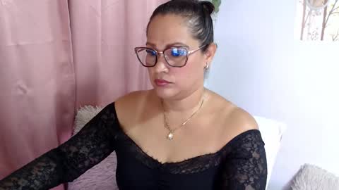 Snapshot of samira_lennox chatting on 12, 4, 2026 SAMIRA online show from 12, 4, 2026