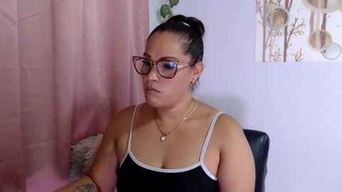 Snapshot of samira_lennox chatting on 17, 4, 2026 SAMIRA online show from 17, 4, 2026