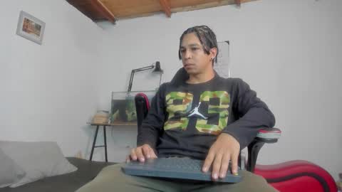 Snapshot of sammy_and_mike_ls chatting on 2, 2, 2026 Sophie y Mark online show from 2, 2, 2026