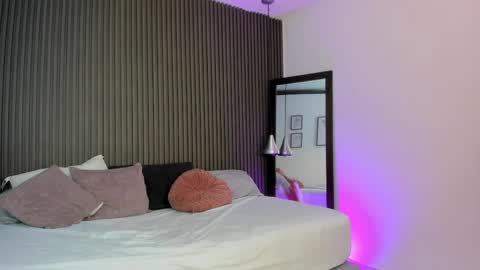 Snapshot of sammybrunette1 chatting on 7, 4, 2026 Axel online show from 7, 4, 2026