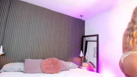 Snapshot of sammybrunette1 chatting on 16, 4, 2026 Axel online show from 16, 4, 2026