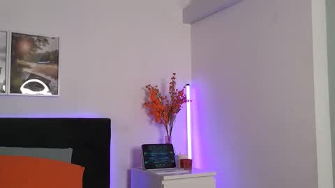 SammyPeeks online show from 4, 11, 2025