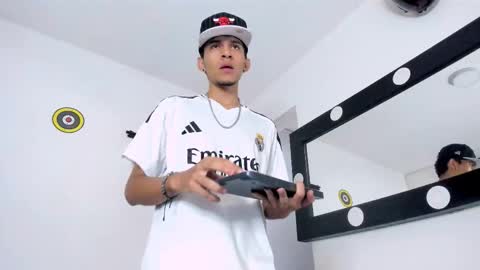 Snapshot of samuel_suarez chatting on 30, 3, 2026 online show from 30, 3, 2026