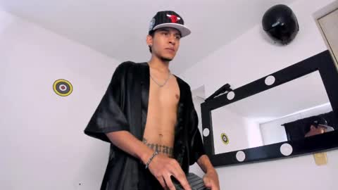 Snapshot of samuel_suarez chatting on 4, 4, 2026 online show from 4, 4, 2026