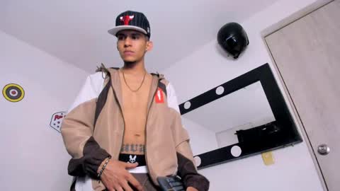 Snapshot of samuel_suarez chatting on 23, 4, 2026 online show from 23, 4, 2026