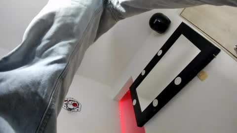 Snapshot of samuel_suarez chatting on 24, 4, 2026 online show from 24, 4, 2026