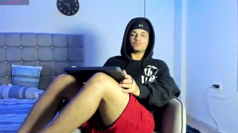 Snapshot of samxx_muscle chatting on 2, 10, 2025 samxx_muscle online show from 2, 10, 2025