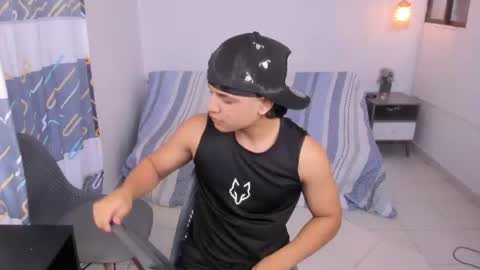 Snapshot of samxx_muscle chatting on 6, 7, 2026 samxx_muscle online show from 6, 7, 2026