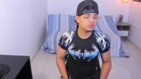 Snapshot of samxx_muscle chatting on 8, 7, 2026 samxx_muscle online show from 8, 7, 2026