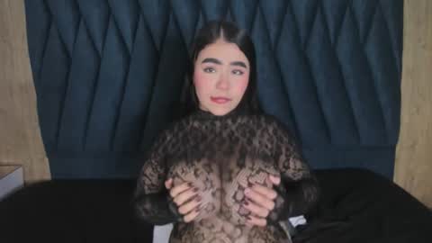 Snapshot of samy_grey01 chatting on 7, 11, 2025 S A M Y G R E Y online show from 7, 11, 2025