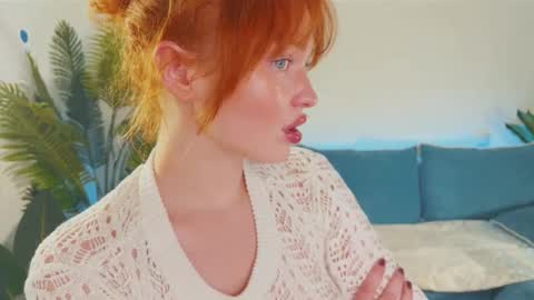 Snapshot of sanda_red chatting on 15, 10, 2025 Sanda3 online show from 15, 10, 2025