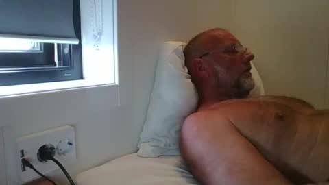 sandnesrune523 online show from 15, 9, 2025