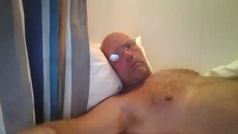 sandnesrune523 online show from 14, 10, 2025