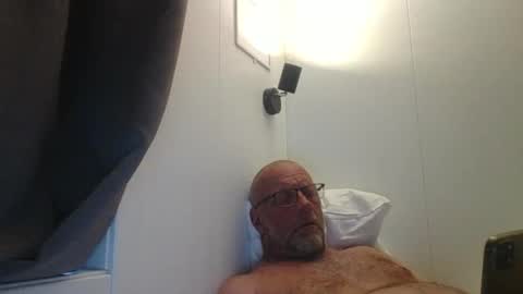 sandnesrune523 online show from 22, 4, 2026