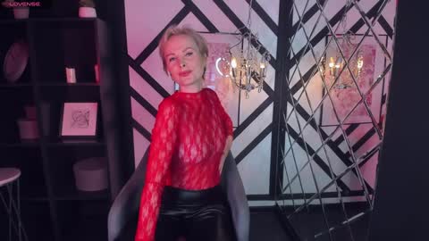 Snapshot of sandra_kind chatting on 3, 2, 2025 Sandra online show from 3, 2, 2025