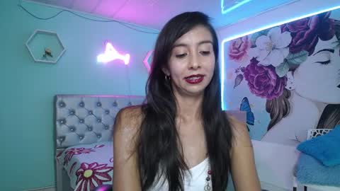 Snapshot of sandra_petite19 chatting on 4, 4, 2026 sandra online show from 4, 4, 2026