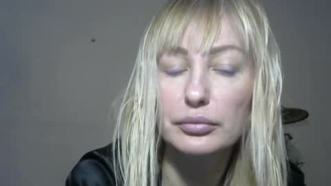Snapshot of sandraglamour chatting on 4, 1, 2025 Sandra online show from 4, 1, 2025