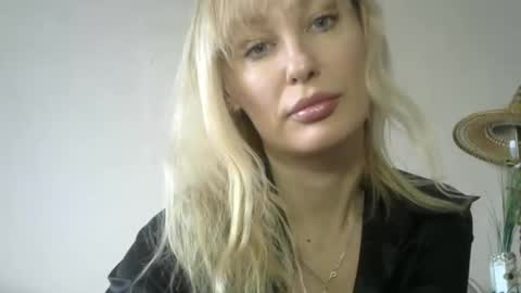 Snapshot of sandraglamour chatting on 6, 3, 2025 Sandra online show from 6, 3, 2025