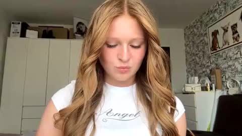 Ellie online show from 4, 8, 2026