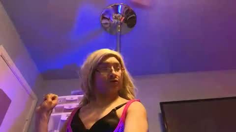 Snapshot of sandrasaa chatting on 23, 4, 2026 Sandra online show from 23, 4, 2026