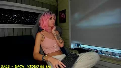 Snapshot of sandy_chris chatting on 14, 10, 2025 Sandy and Chris online show from 14, 10, 2025