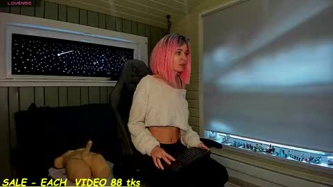 Snapshot of sandy_chris chatting on 14, 11, 2025 Sandy and Chris online show from 14, 11, 2025