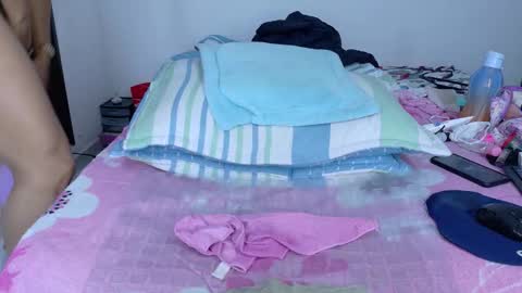 Snapshot of sandylau_ chatting on 24, 9, 2025 sandy online show from 24, 9, 2025