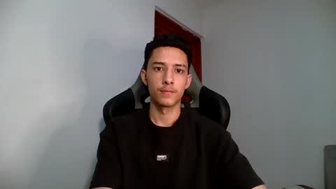 santi_twink19 online show from 13, 2, 2025