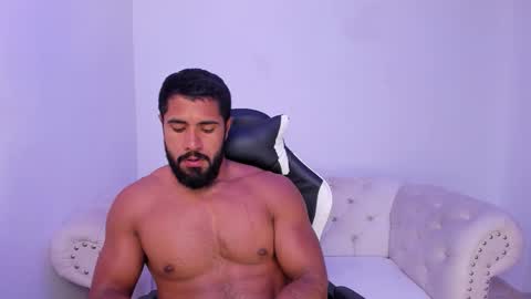 Snapshot of santiago_huntt chatting on 14, 10, 2025 santiago_huntt online show from 14, 10, 2025