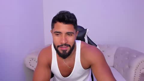 santiago_huntt online show from 2, 2, 2026