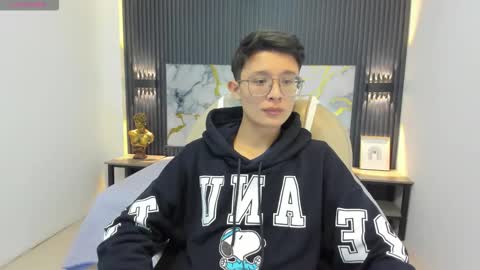 Snapshot of santiago_russo18 chatting on 17, 9, 2025 santiago_russo18 online show from 17, 9, 2025