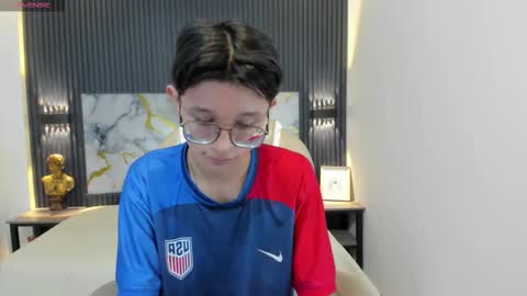 Snapshot of santiago_russo18 chatting on 19, 10, 2025 santiago_russo18 online show from 19, 10, 2025