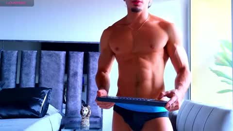Snapshot of santin_seans chatting on 11, 5, 2026 Santiago Seans online show from 11, 5, 2026
