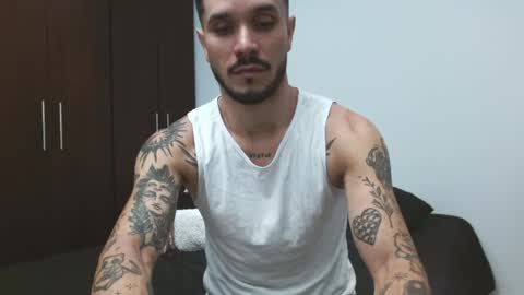 Snapshot of santti_torres chatting on 28, 4, 2026 Santy Torres online show from 28, 4, 2026