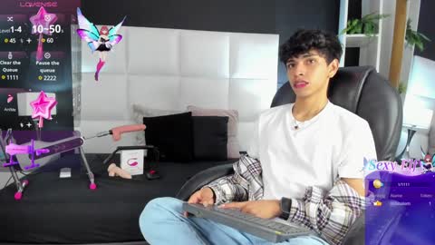 Snapshot of santy_carrington chatting on 18, 12, 2024 Santiago Carrington online show from 18, 12, 2024