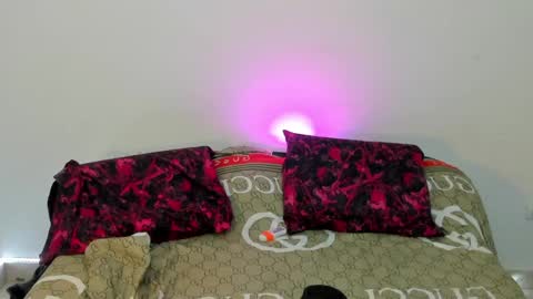 santy_of1 online show from 30, 4, 2026